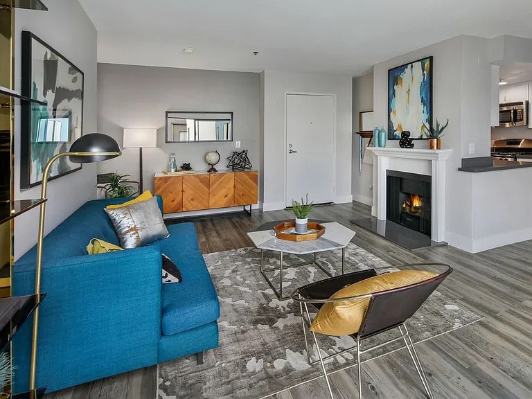Modern 1-Bedroom Apartment in Prime Hollywood Location