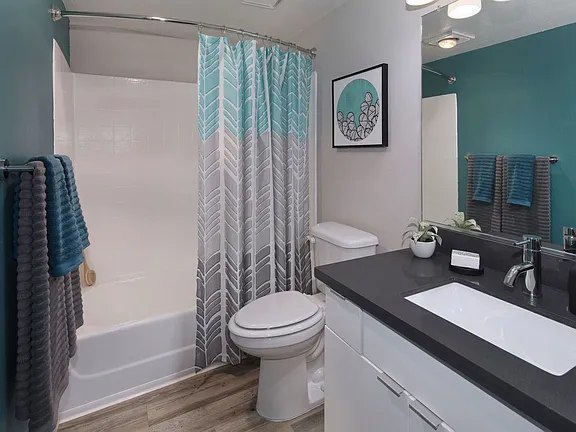 Modern 1-Bedroom Apartment in Prime Hollywood Location
