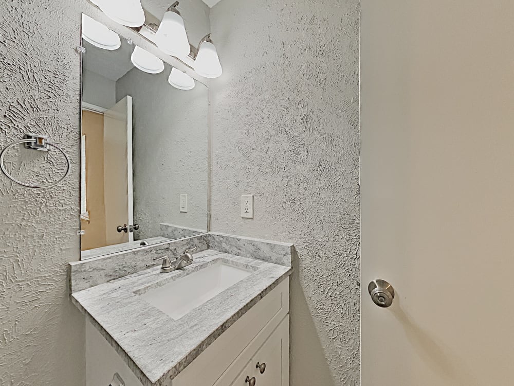 Spacious Single-Family Home in a Quiet Dallas Neighborhood